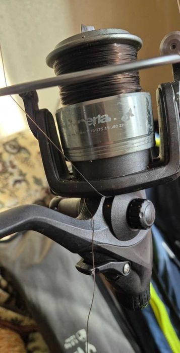 Bete de pescuit si barcuta de momit