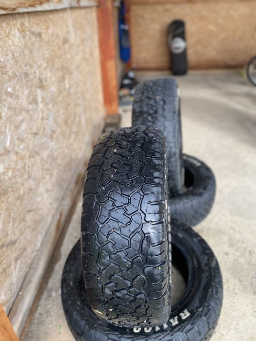 Cauciucurii 235/65/17 de iarna ,si de teren