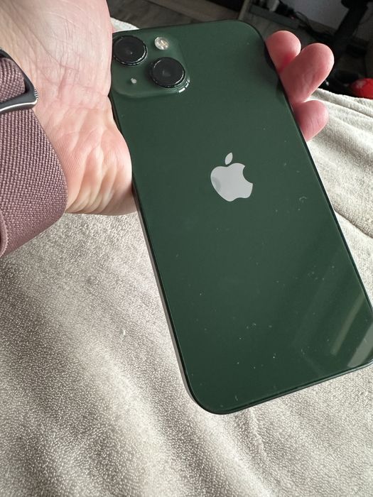 Продавам Iphone 13 128gb