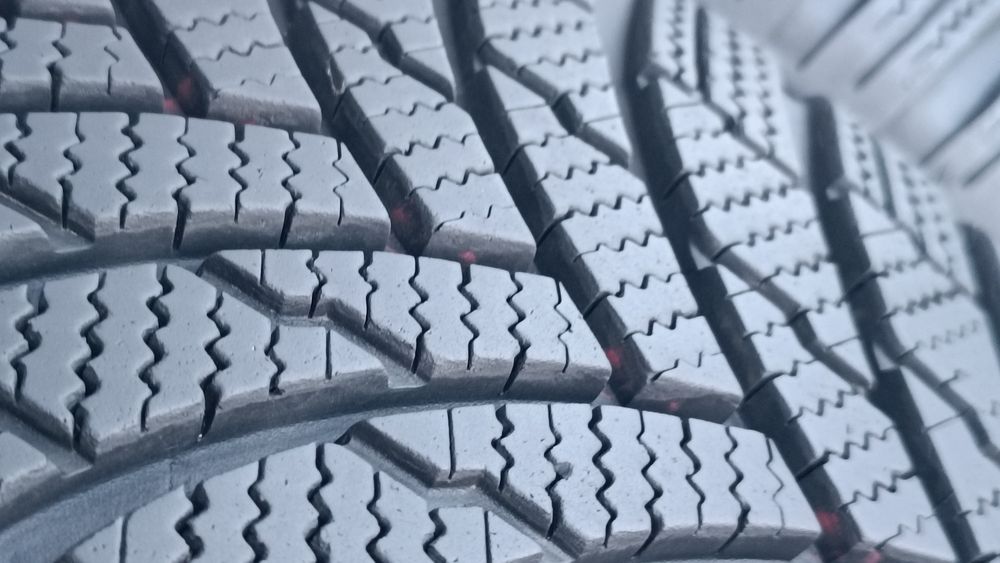 215/55/18 Firestone, dot22