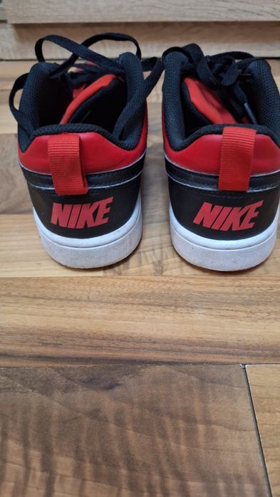 Маратонки NIKE 39 номер