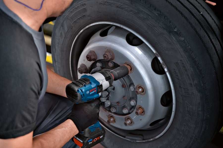 Акумулаторен безчетков гайковерт GDS 18V-1050 H 2xProCORE 18V Bosch
