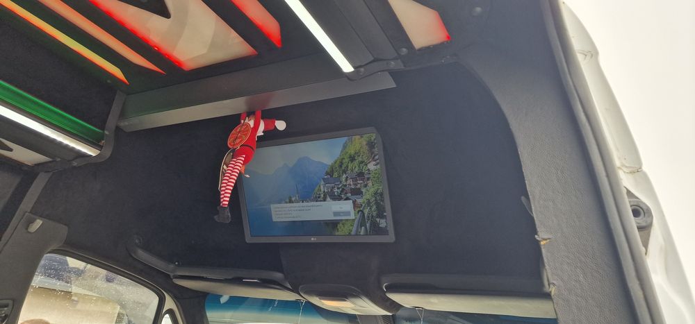 Mercedes Sprinter, 8+1 locuri, varianta XXL