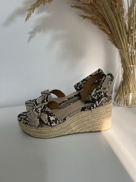 Sandale stradivarius marime 40