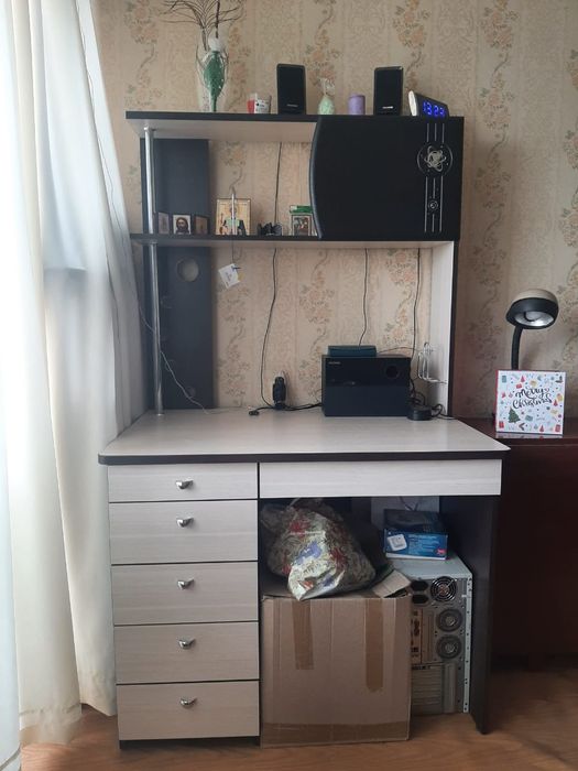 Продам стол письменный