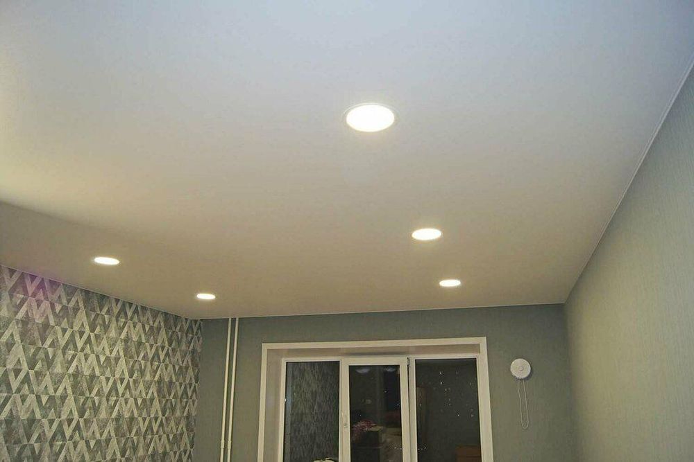 Установка натяжных потолков