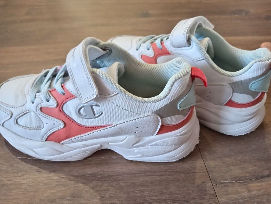 Маратонки за момиче