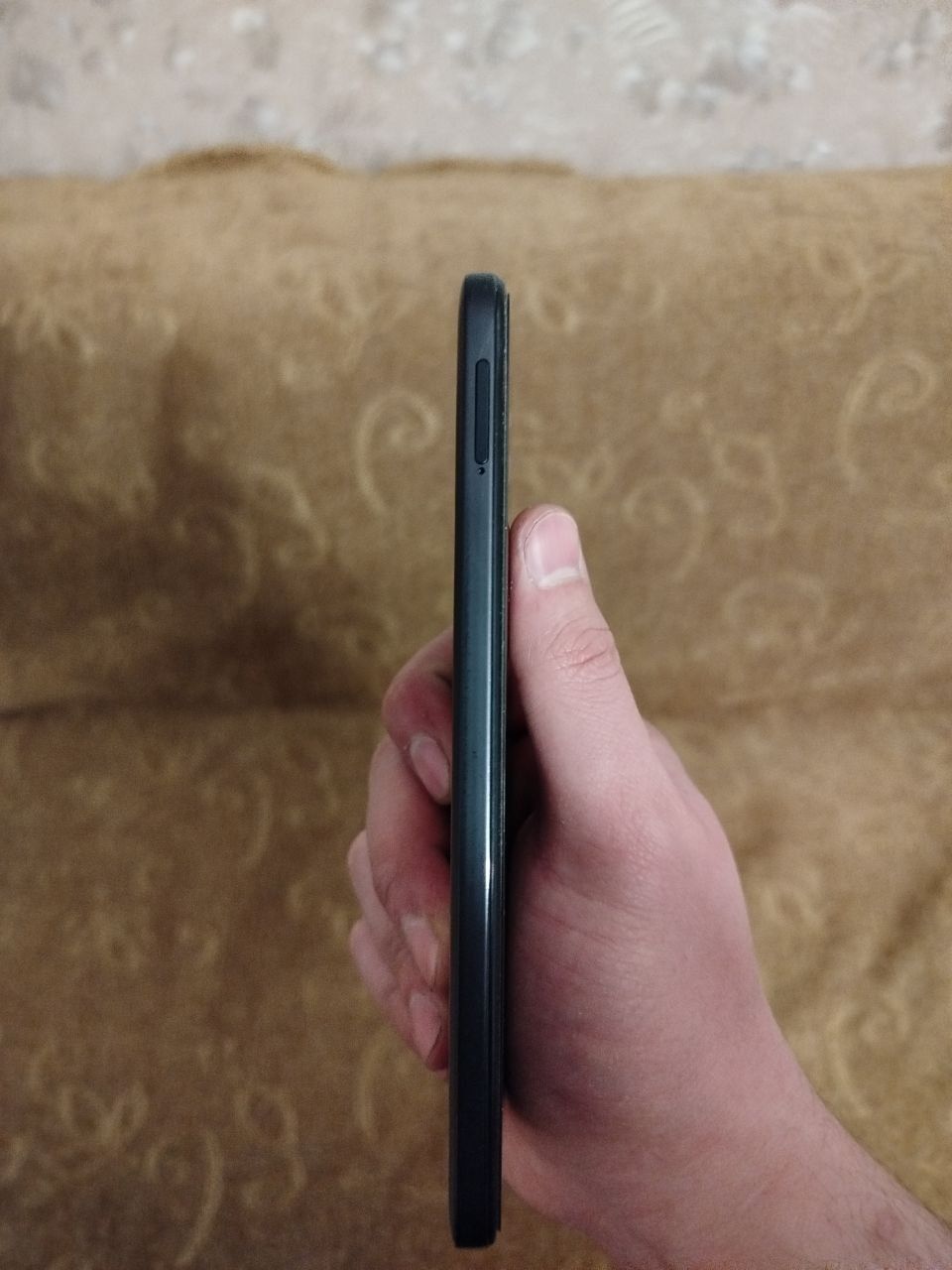Продам смартфон Redmi