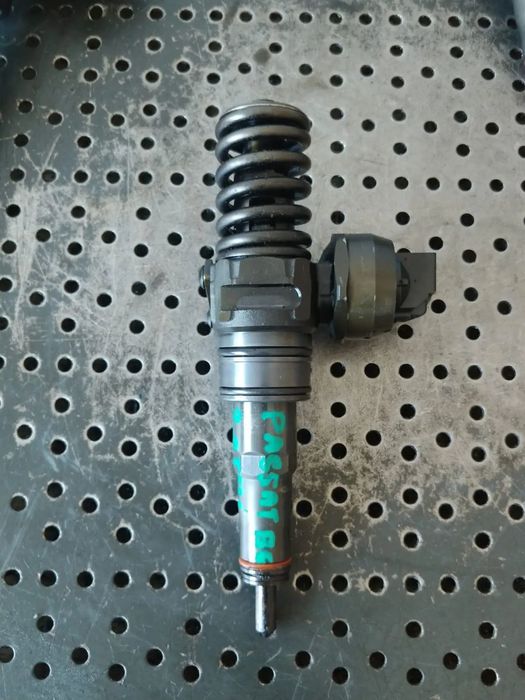 injector 2.0 tdi bmm bmp  audi a3 8p vw passat b6 golf 5 touran skoda octavia 2 seat leon 038130073bq