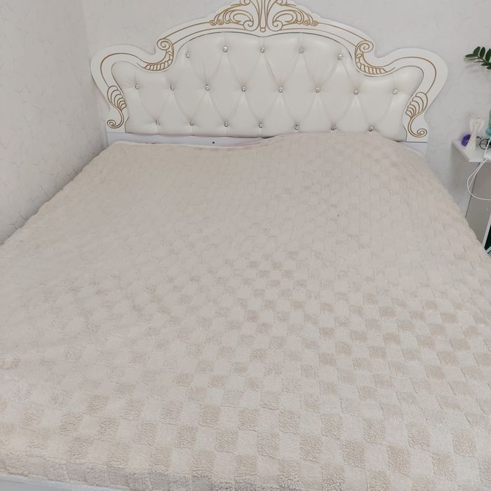 Продам 2х спальную кровать