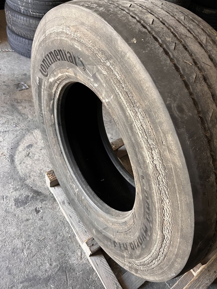 2 anvelope camion 385/65/22.5 , Continental , 12-13 mm !