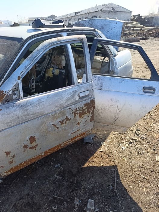 Двери ВАЗ 2110 продам