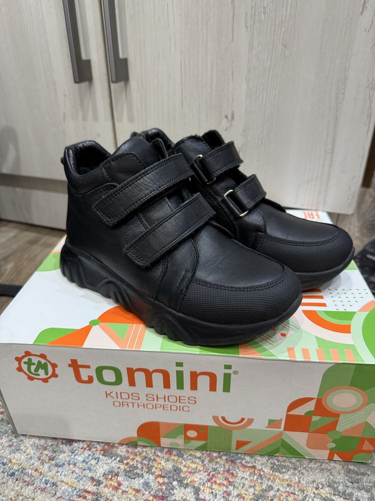 Продам кожанные ботинки мальчика