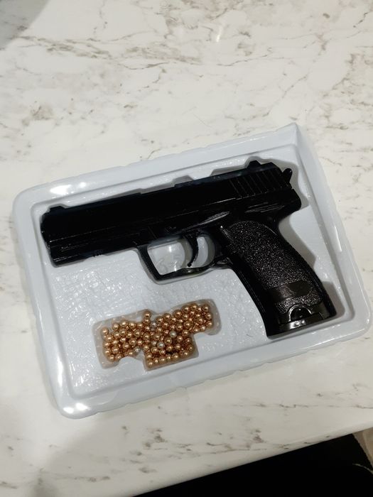 Пистолет с2 сотилади янги.