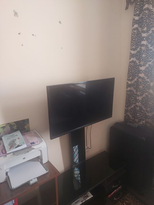 Телевизор  artel. Яхши ишлайди. Нархи 1 млн сум. Куп ишламаган.