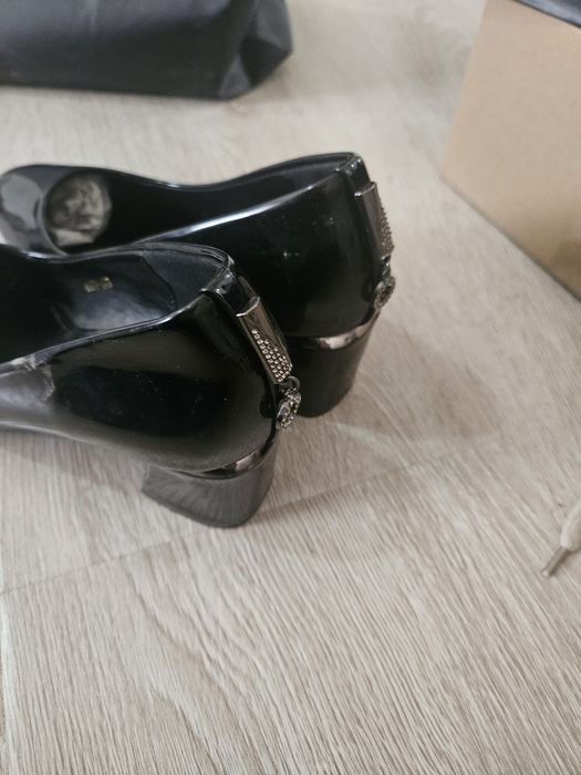 Туфли лакированые новые