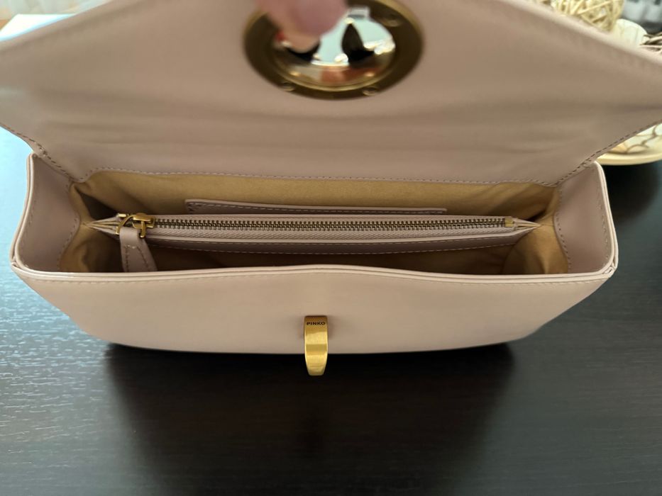 Продавам чанта  Pinko