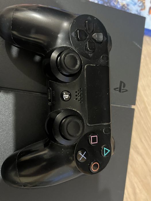 Ps4 standard edition 864GB с ИГРИ ПОДАРЪК