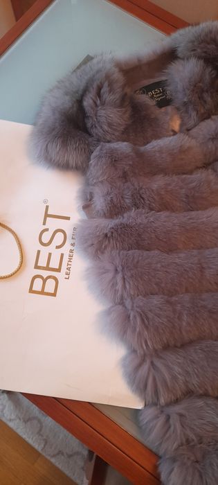 Дълъг елек естествен косъм,красив сив цвят,номер ХЛ,става и за Л,