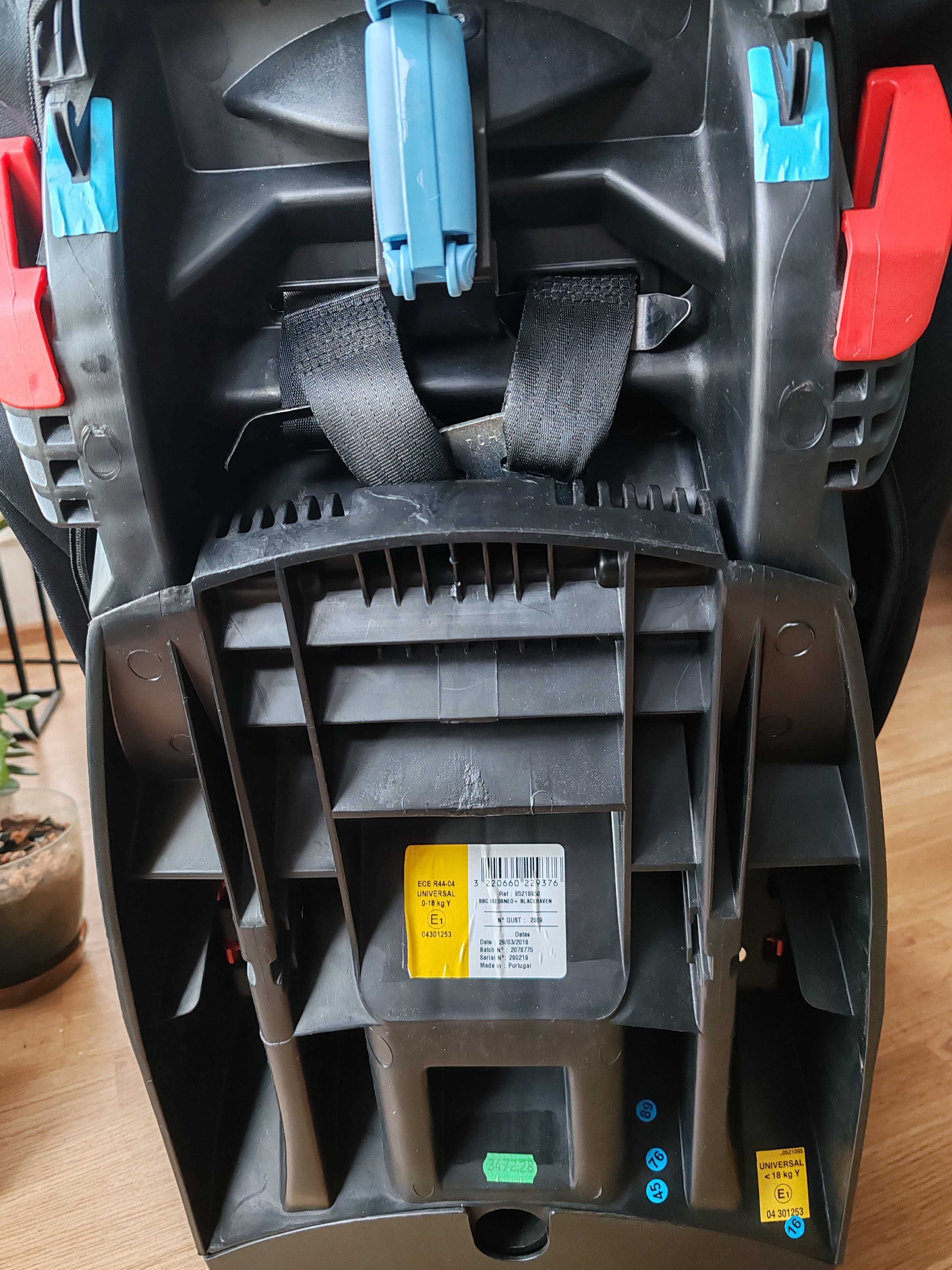 Столче за кола Bebe Confort (0-18кг) ISEOS IsoFix Total Black