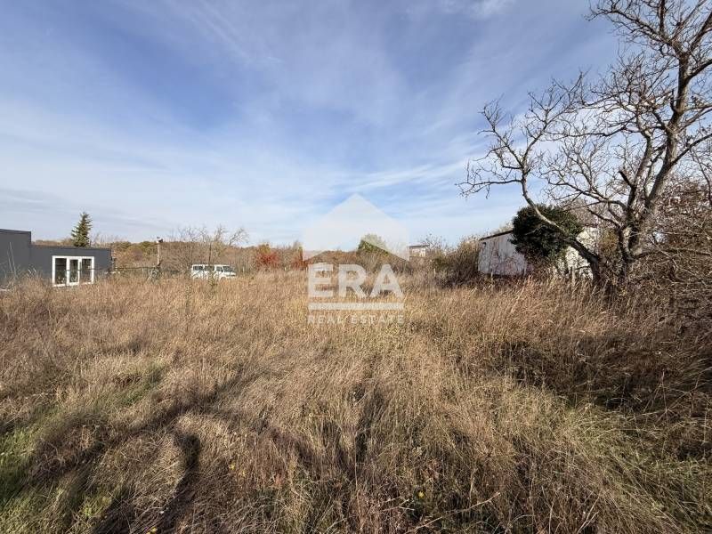 Ексклузивно! Поземлен имот с площ 684 кв.м в м-т Парчемлията