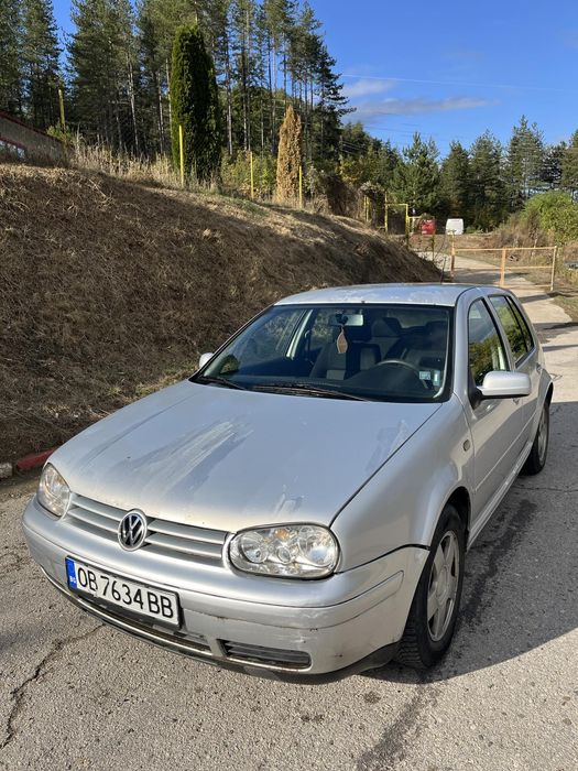 Продавам VW GOLF