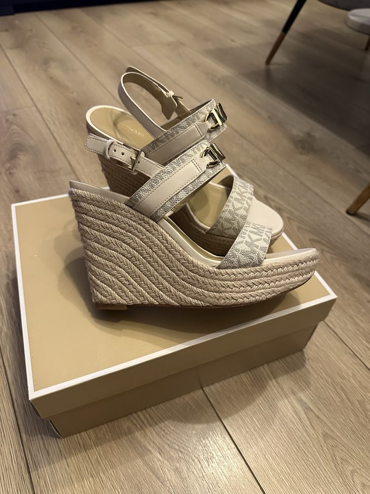 Самдали Michael Kors
