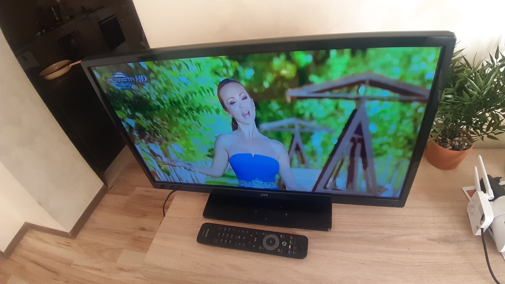 Телевизор JVC RM-C3090