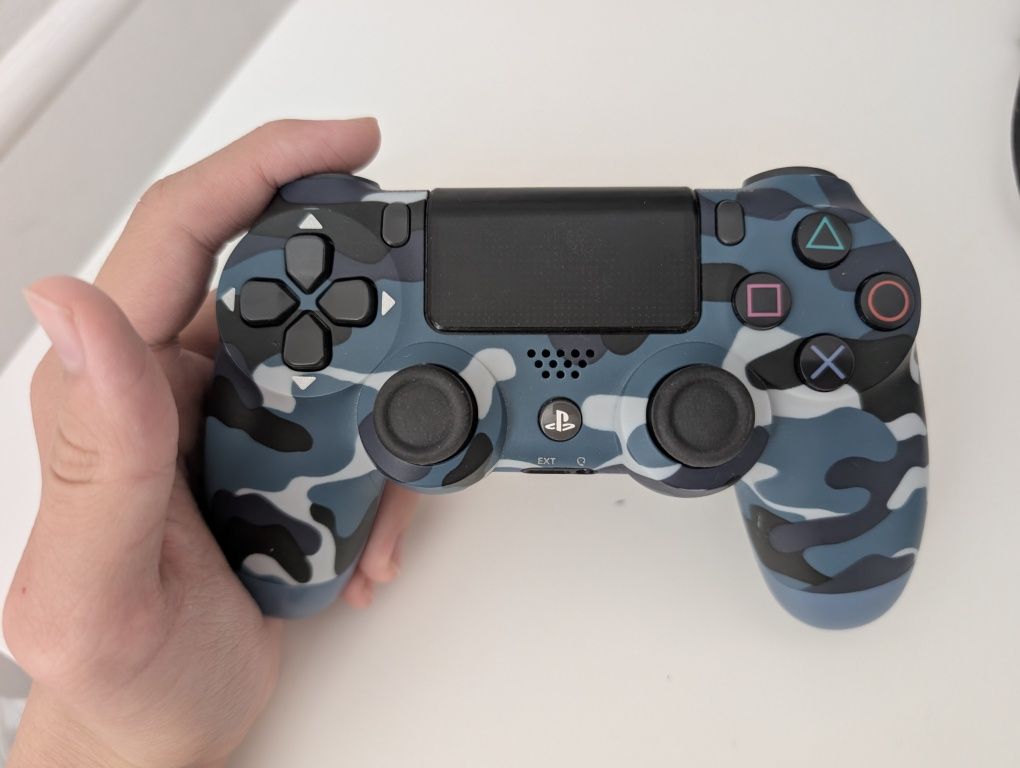 джойстик ps4 в идеальном состоянии