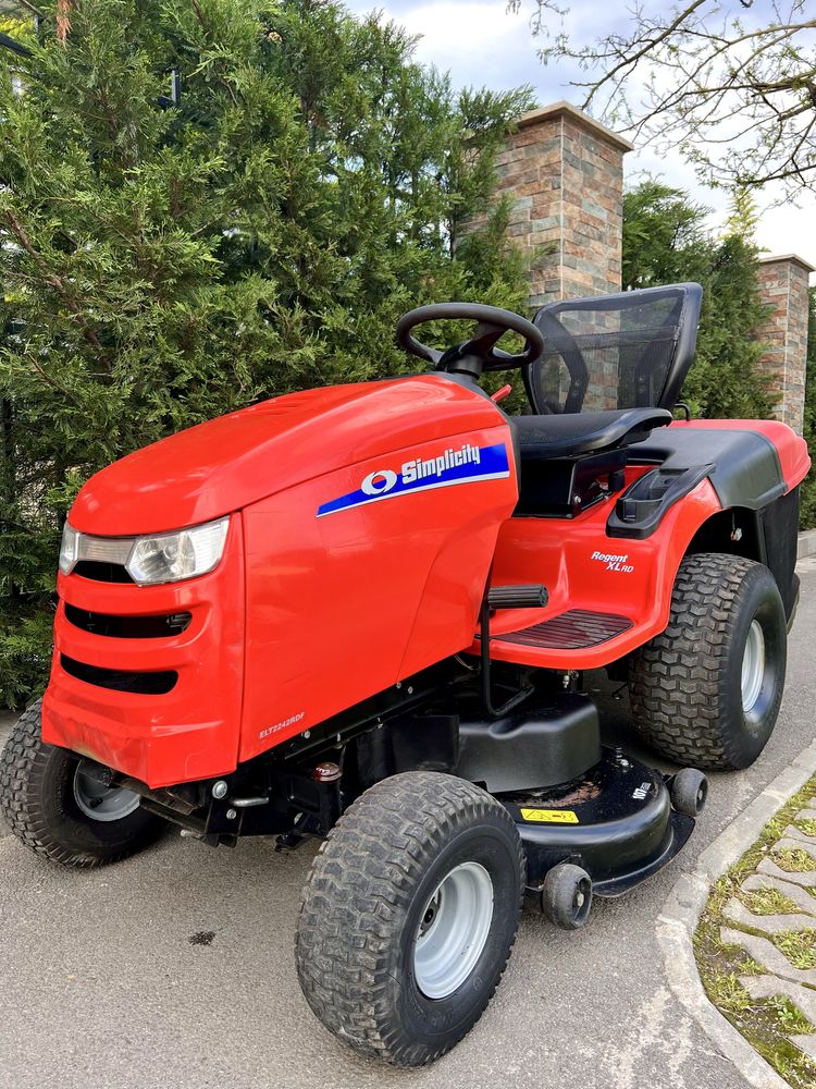 Tractoras de tuns iarba Simplicity American Robust Pro