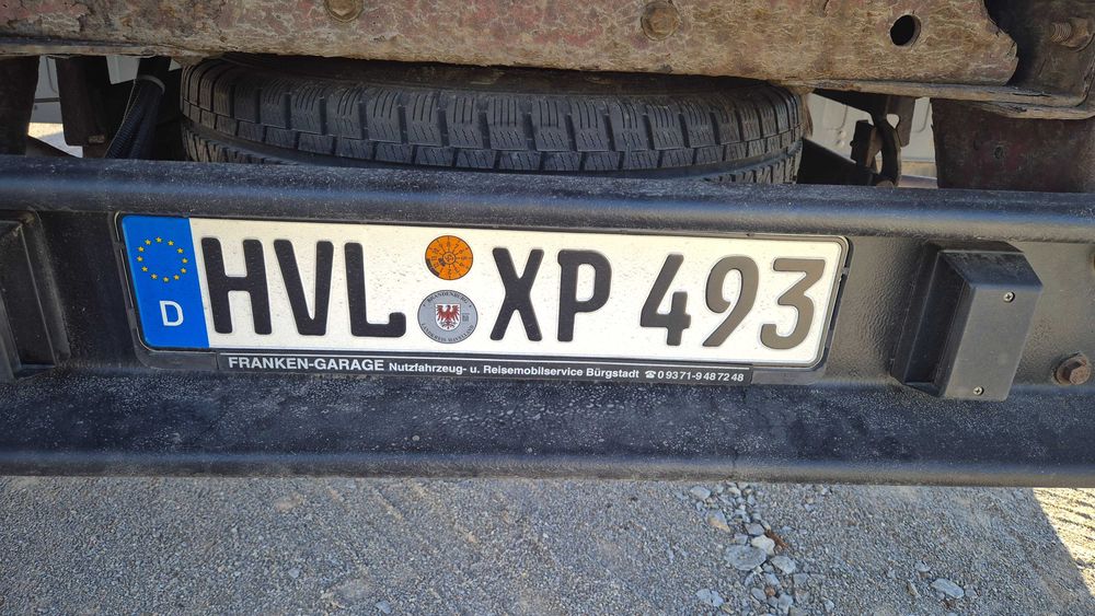 Продавам бордови камион 7т.