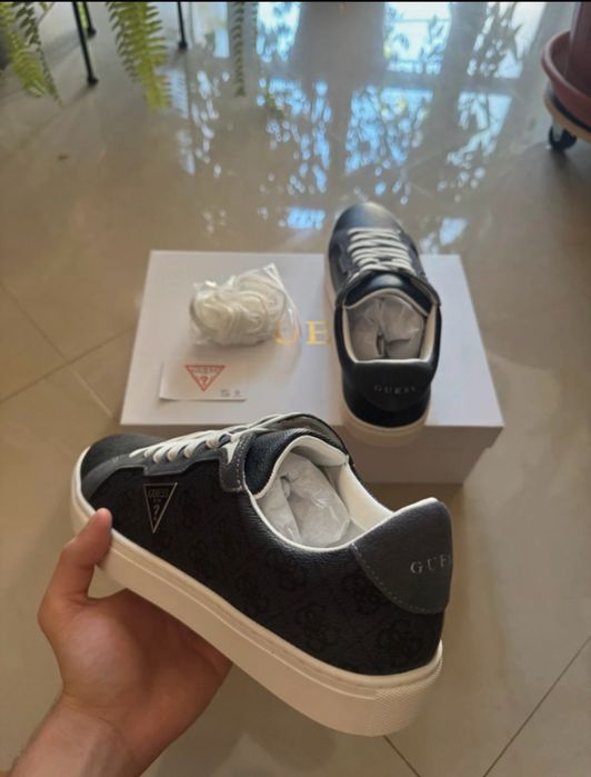 Adidasi Guess TODI 3