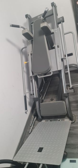 presa picioare si genoflexiuni