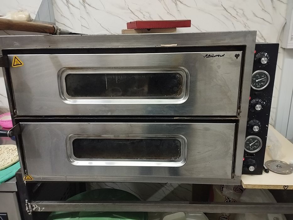 Пицца печь в отличном состоянии  срочно