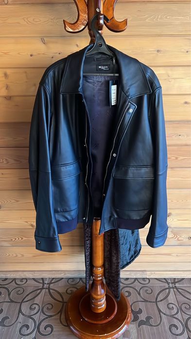 Продам кожанную куртку Kiton