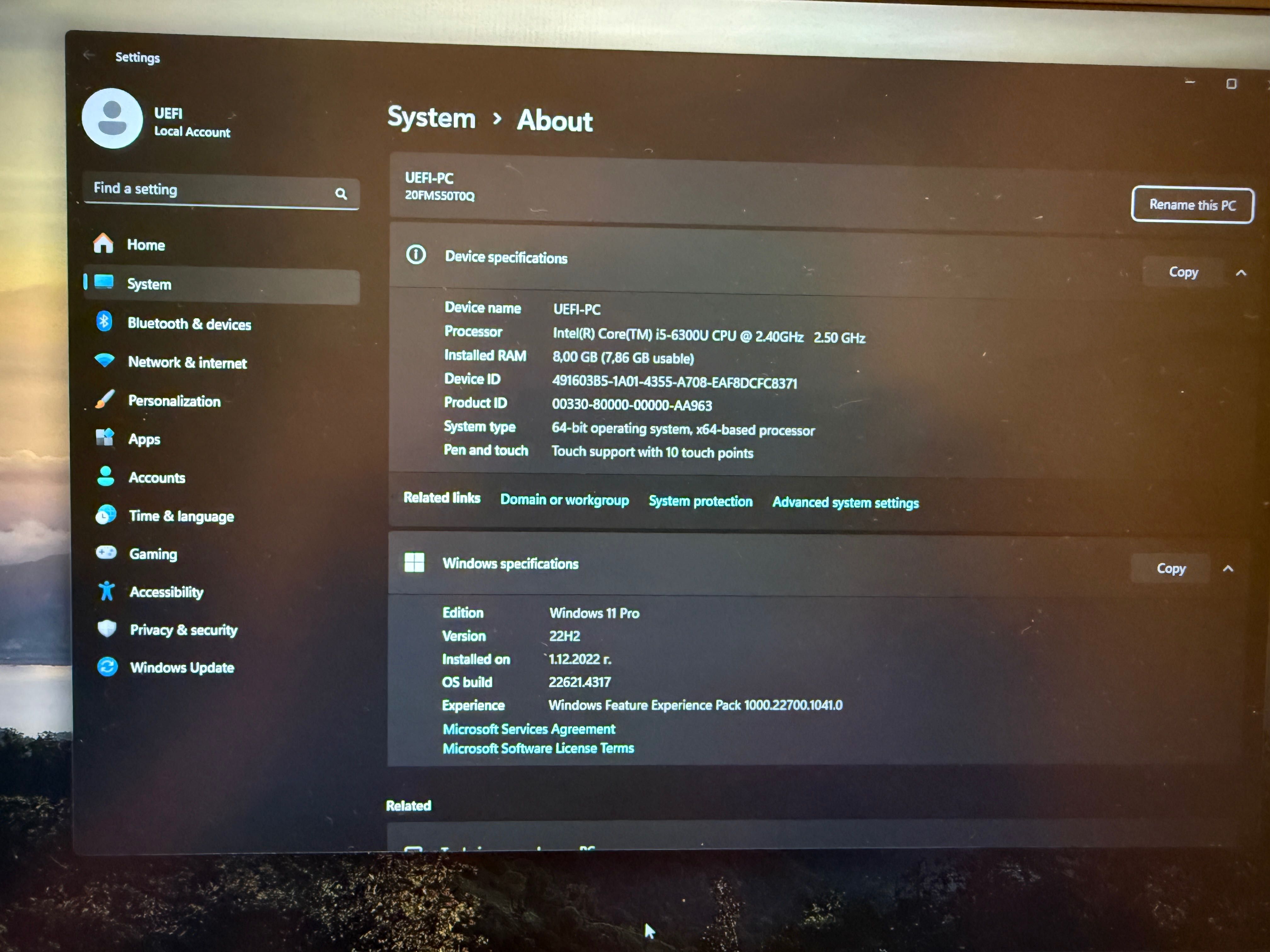 Продавам лаптоп Lenovo T460 14 touch screen I5-6200 8GB RAM 256SSD