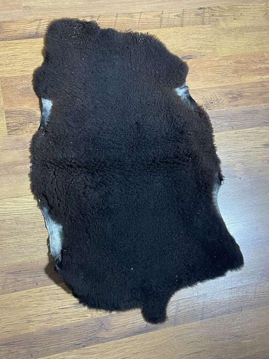 Обработени агнешки кожи