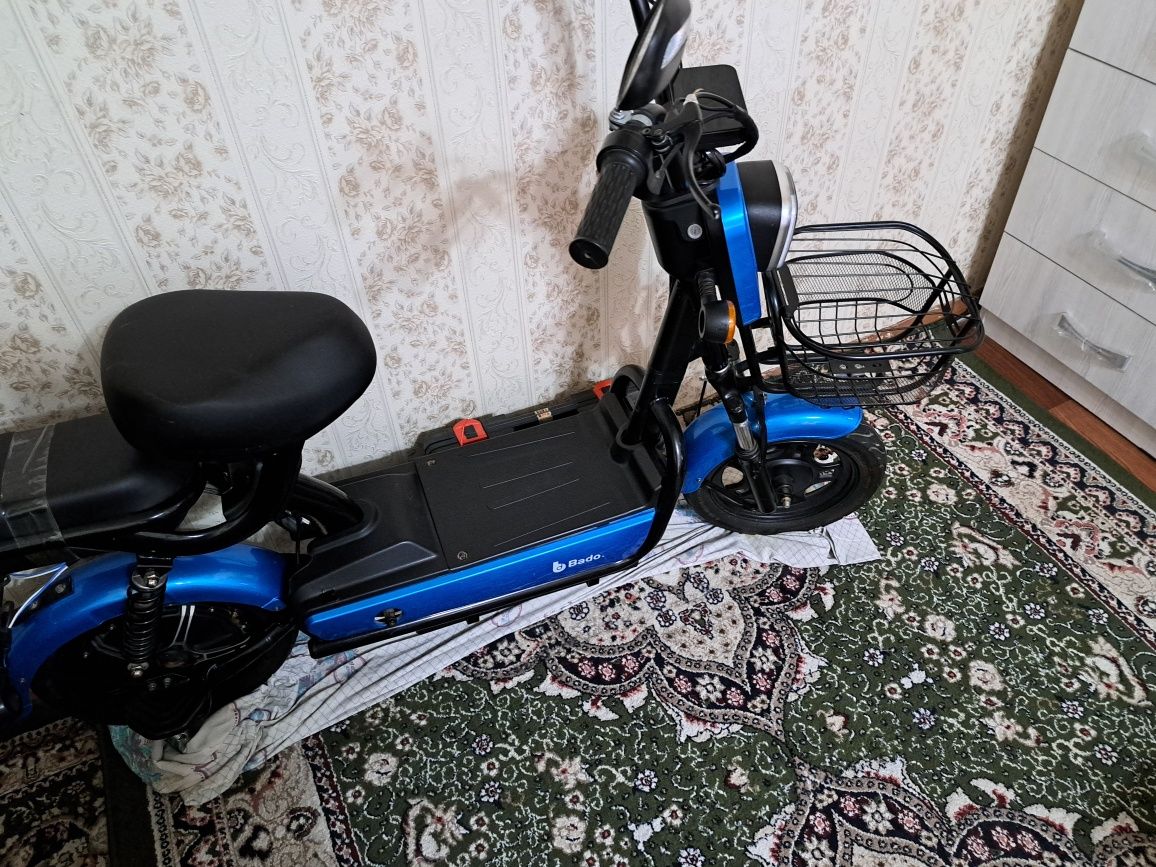Продается электро скутер в хорошем состояние.