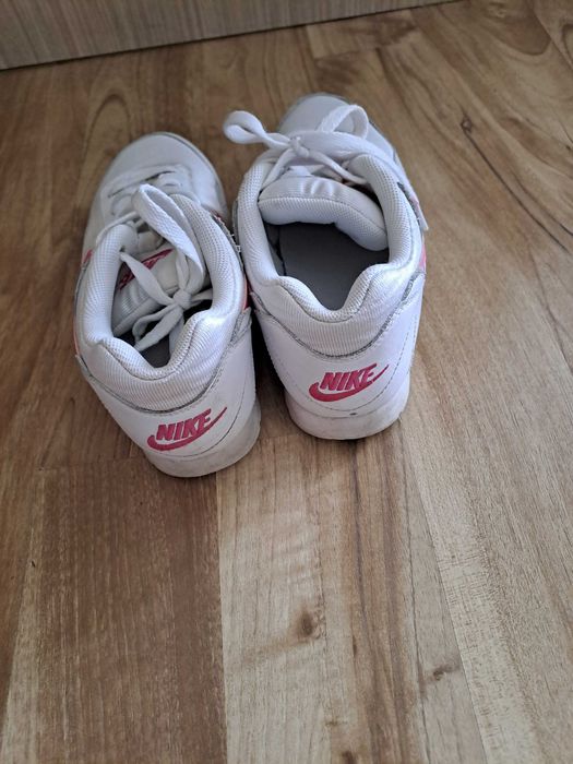 Маратонки Nike 36.5