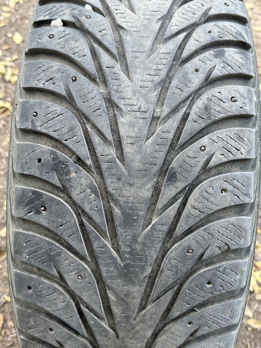 Продам зимние шины на Тойота Прадо