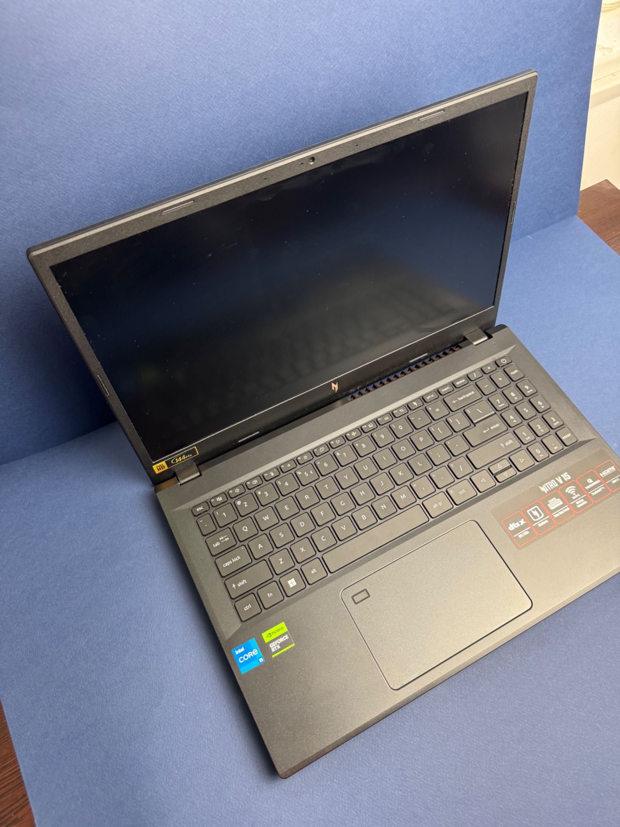 Acer nitro v 15 чисто нов