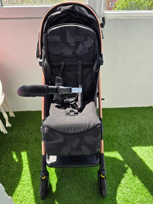 Carucior sport compact pentru bebelusi Cam Compass Jacquard, negru
