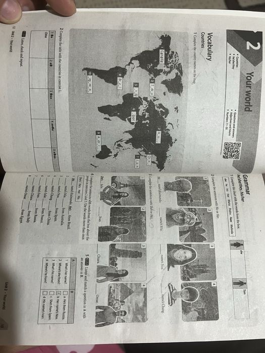 Продаю 2 в 1 книгу headway