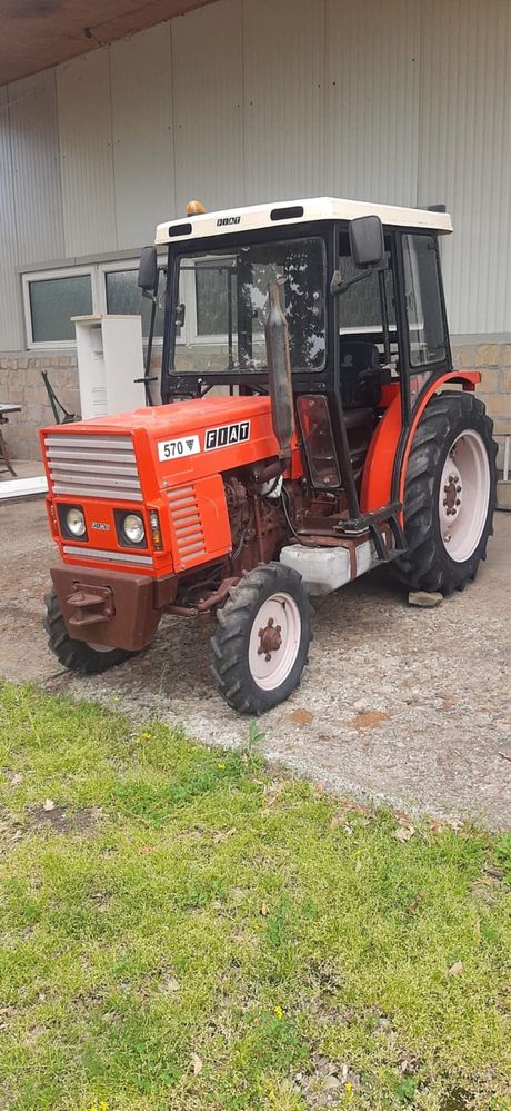 Tractor Fiat 570