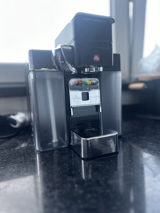 Illy Y5 iperEspresso Кафемашина Milk & Espresso