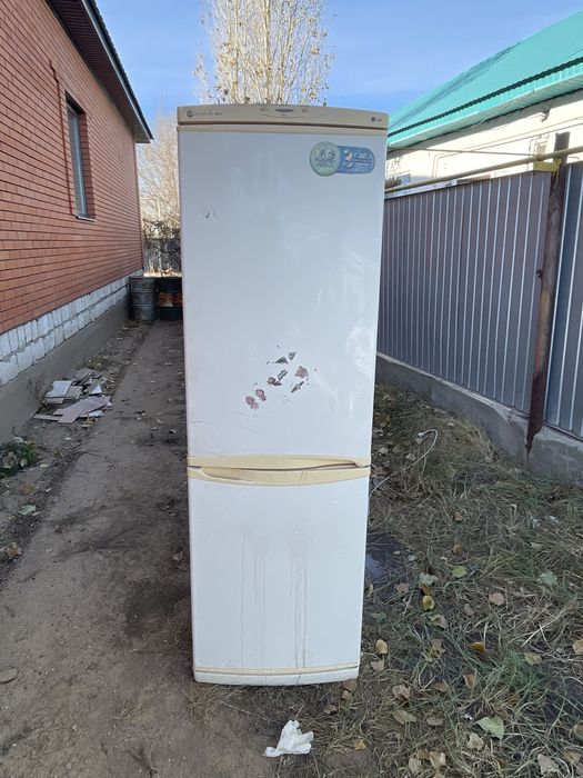 Продам холодильник на запчасти