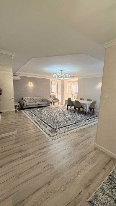 Срочно Продаётся квартира в центре 3 комнат Новостройка Ремонтом