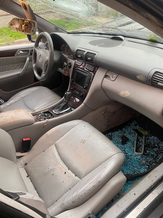 Продава се на части може и цяла