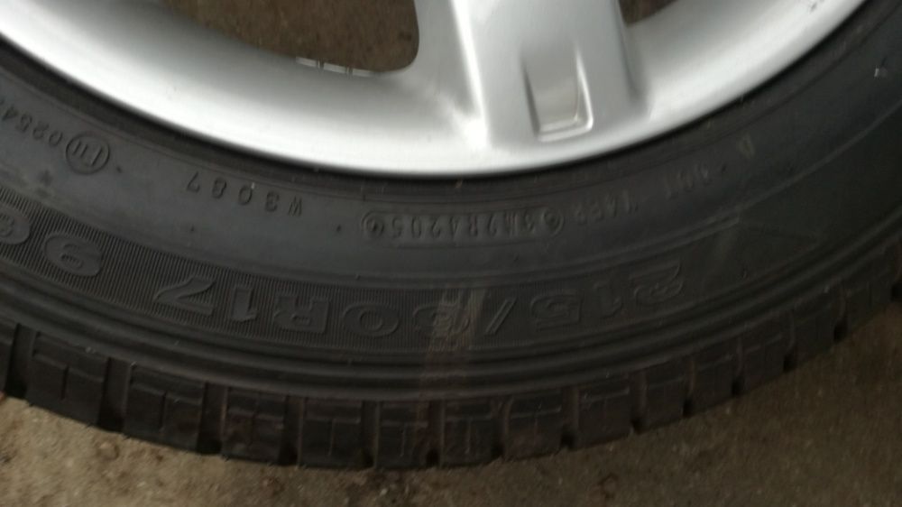 Janta aliaj +anvelopa aproape noua 7/5x114,3/17-215-60-17