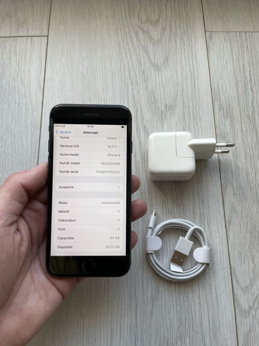 • Iphone 8 • Black •